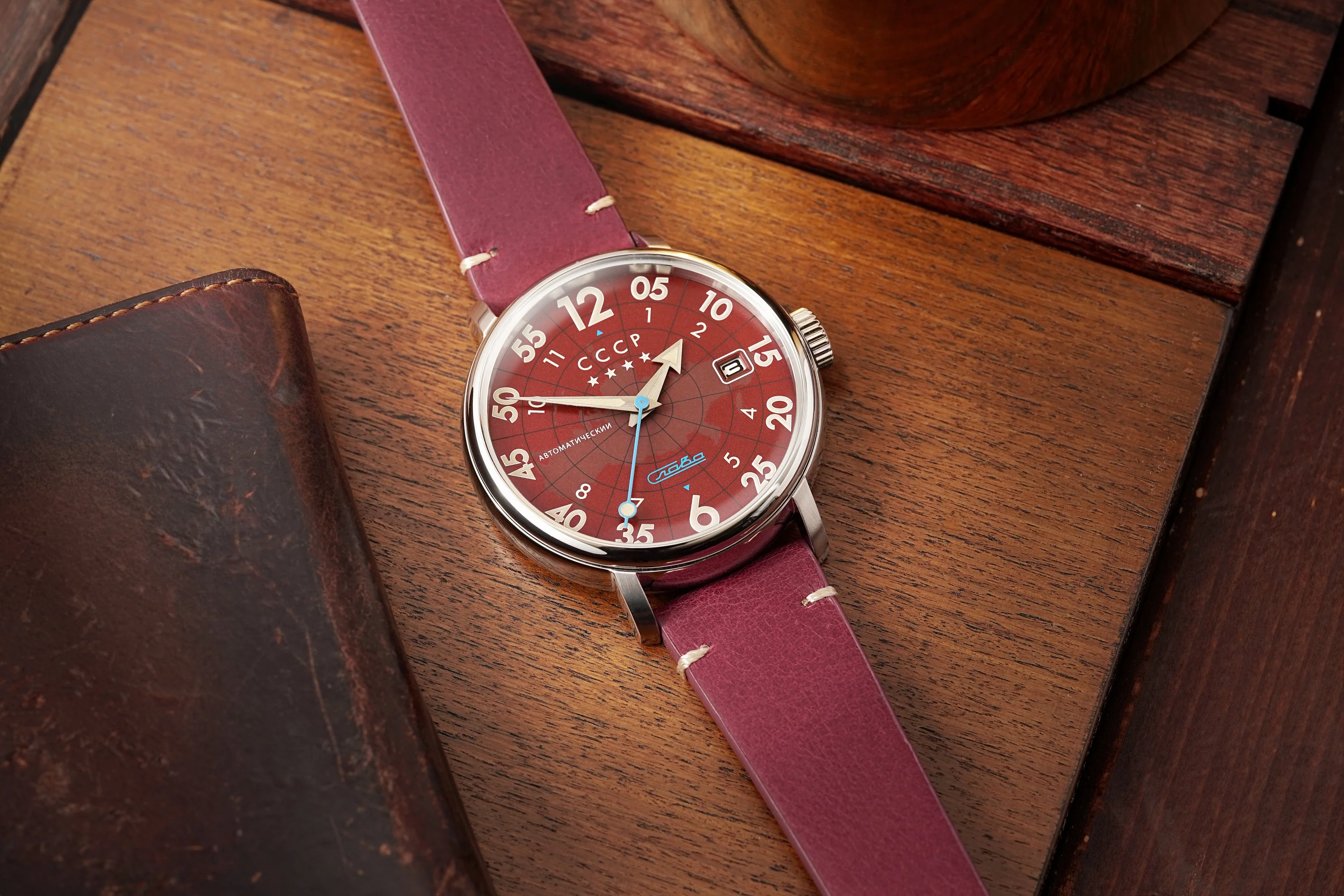 Heroes Comrade Silver / Red | Red Dial - Image 3