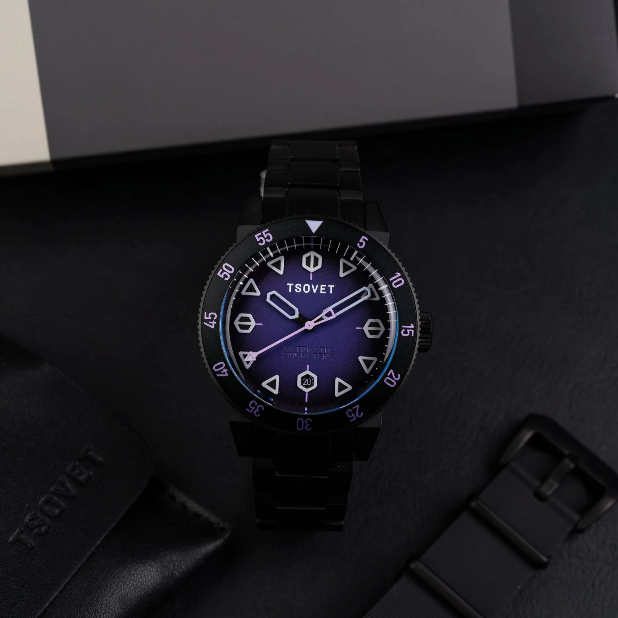 JMT - DW Global Explorer II Purple / Stainless Steel | Purple Dial - Image 2