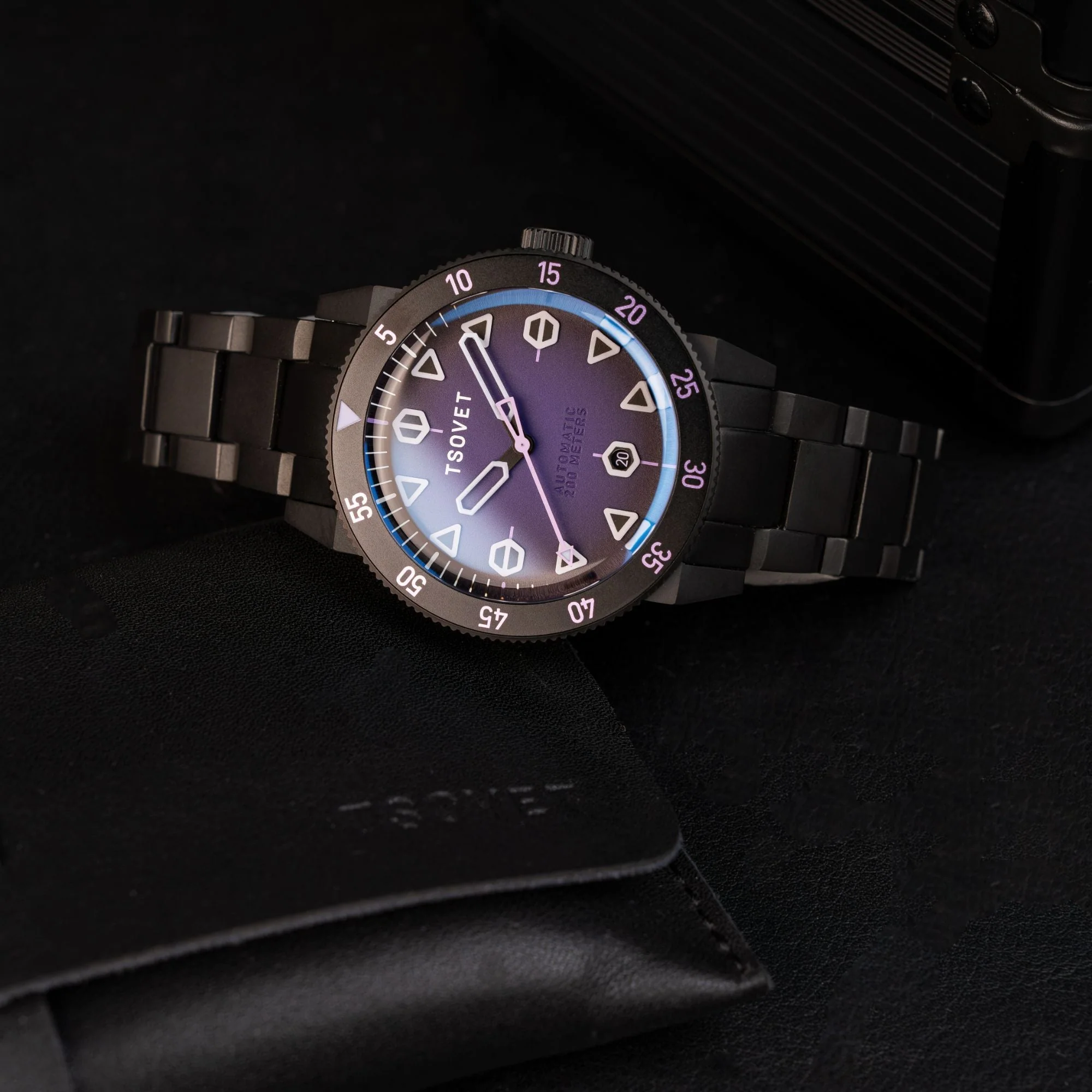 JMT - DW Global Explorer II Purple / Stainless Steel | Purple Dial - Image 3