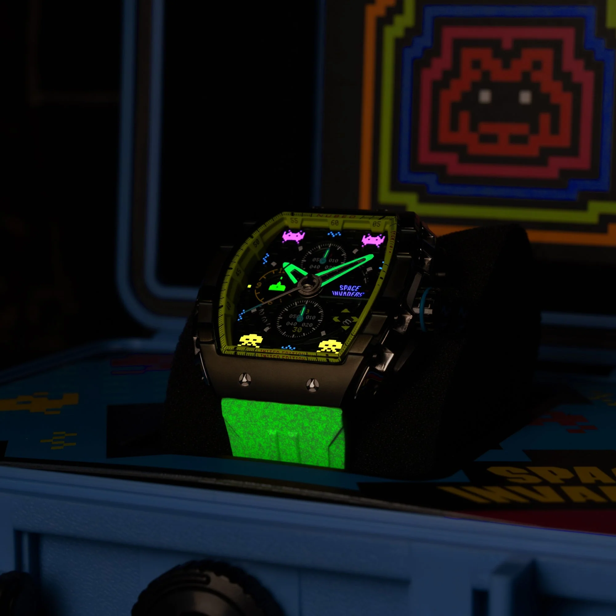 Magellan Chronograph Space Invaders Limited Edition Green / Rubber | Green Dial - Image 3