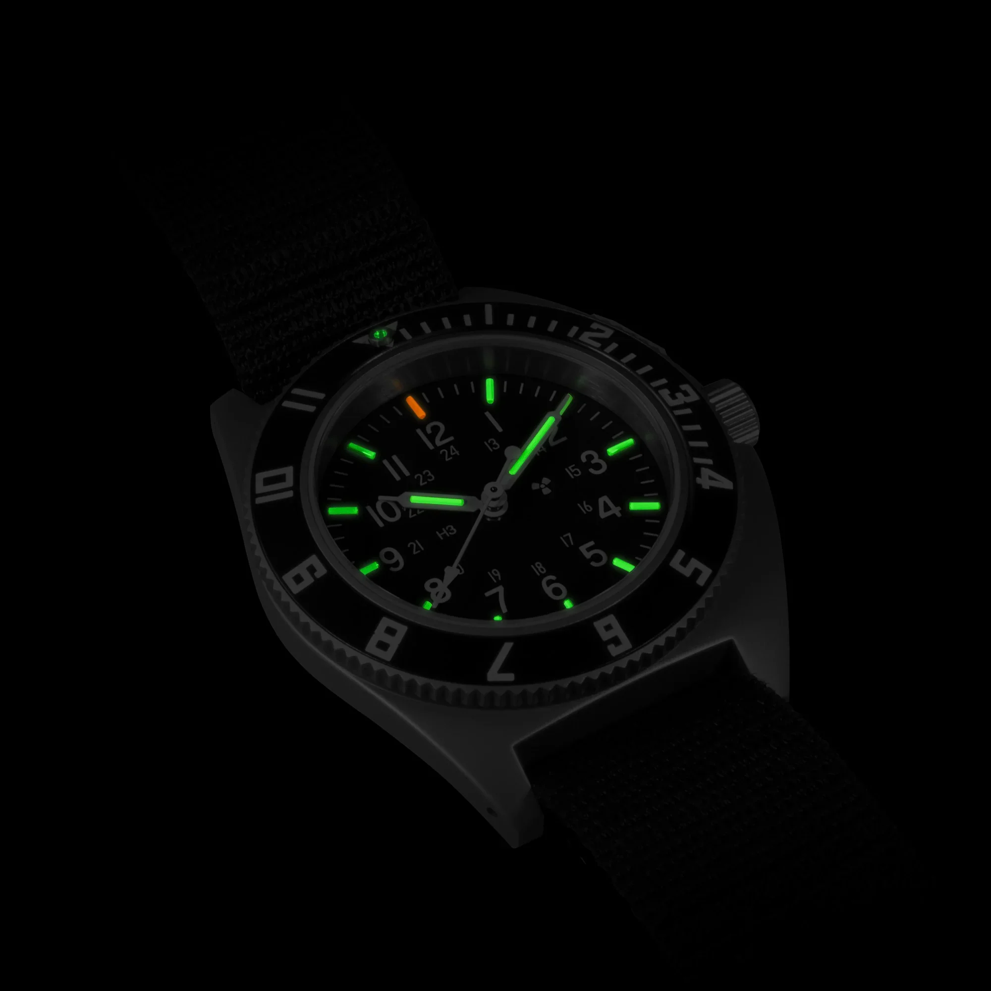 NAV, QUARTZ, SAPH, STE, COL: SS/BKBK NYLON 11" Black Sterile/Nylon | Black Dial - Image 4