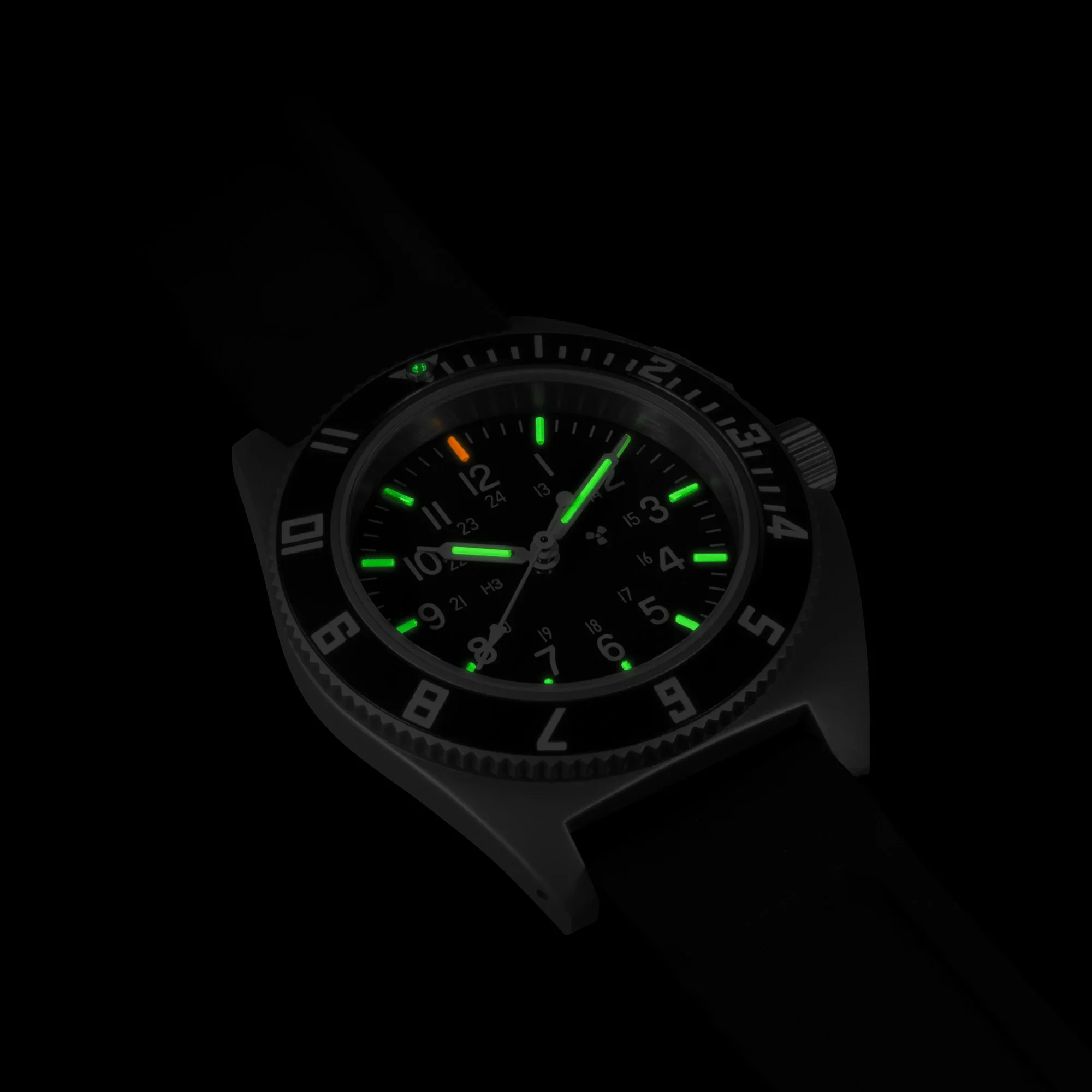 NAV, QUARTZ, SAPH, STE, COL: SS/BKPS 3PC RUBBER Black Sterile/3pc Rubber | Black Dial - Image 4