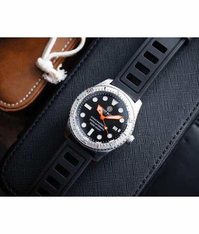 Ocean Master 500 40mm Black / Orange Hands Dial A / Rubber | Black Dial - Image 4