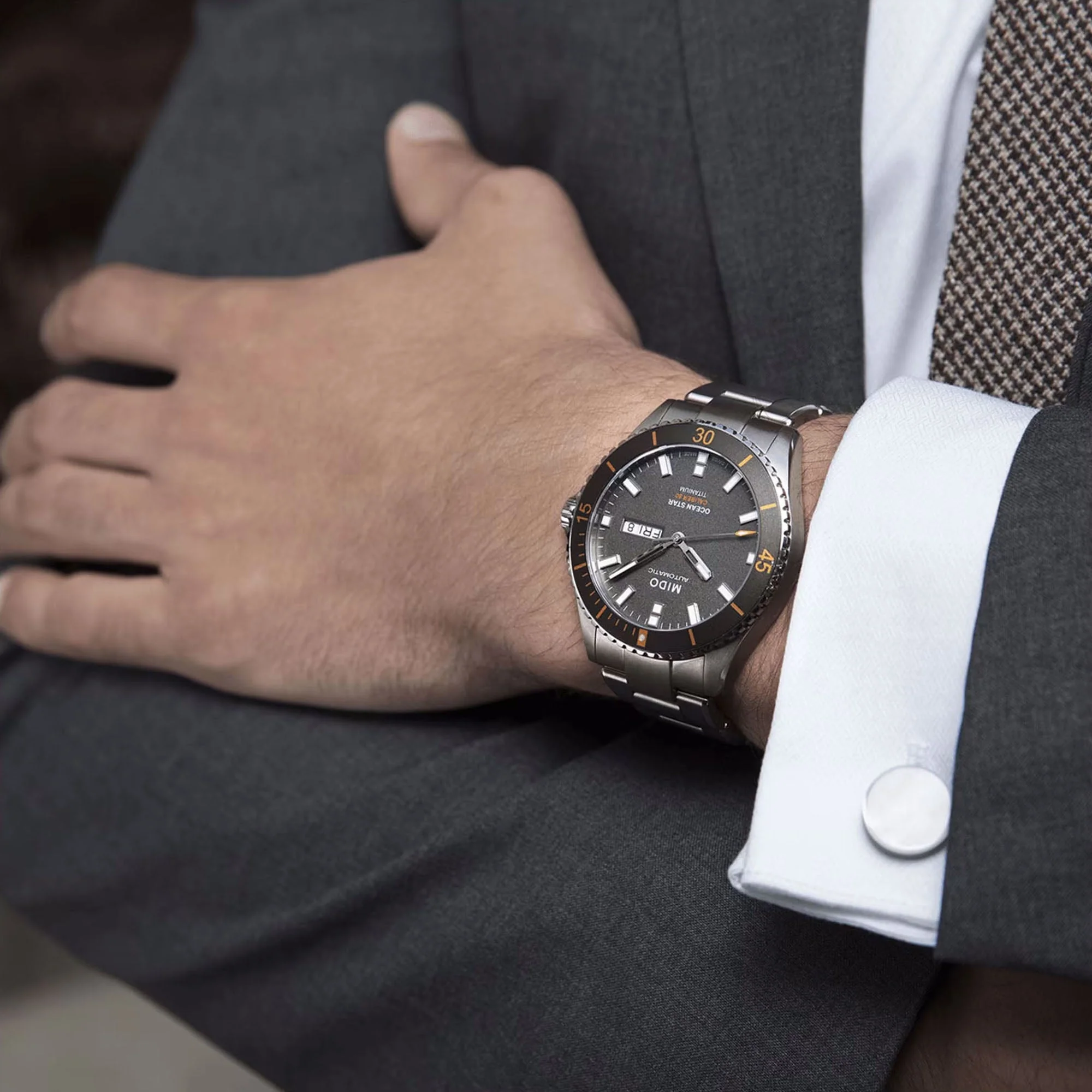 Ocean Star 200 Charcoal / Titanium | Charcoal Dial - Image 4