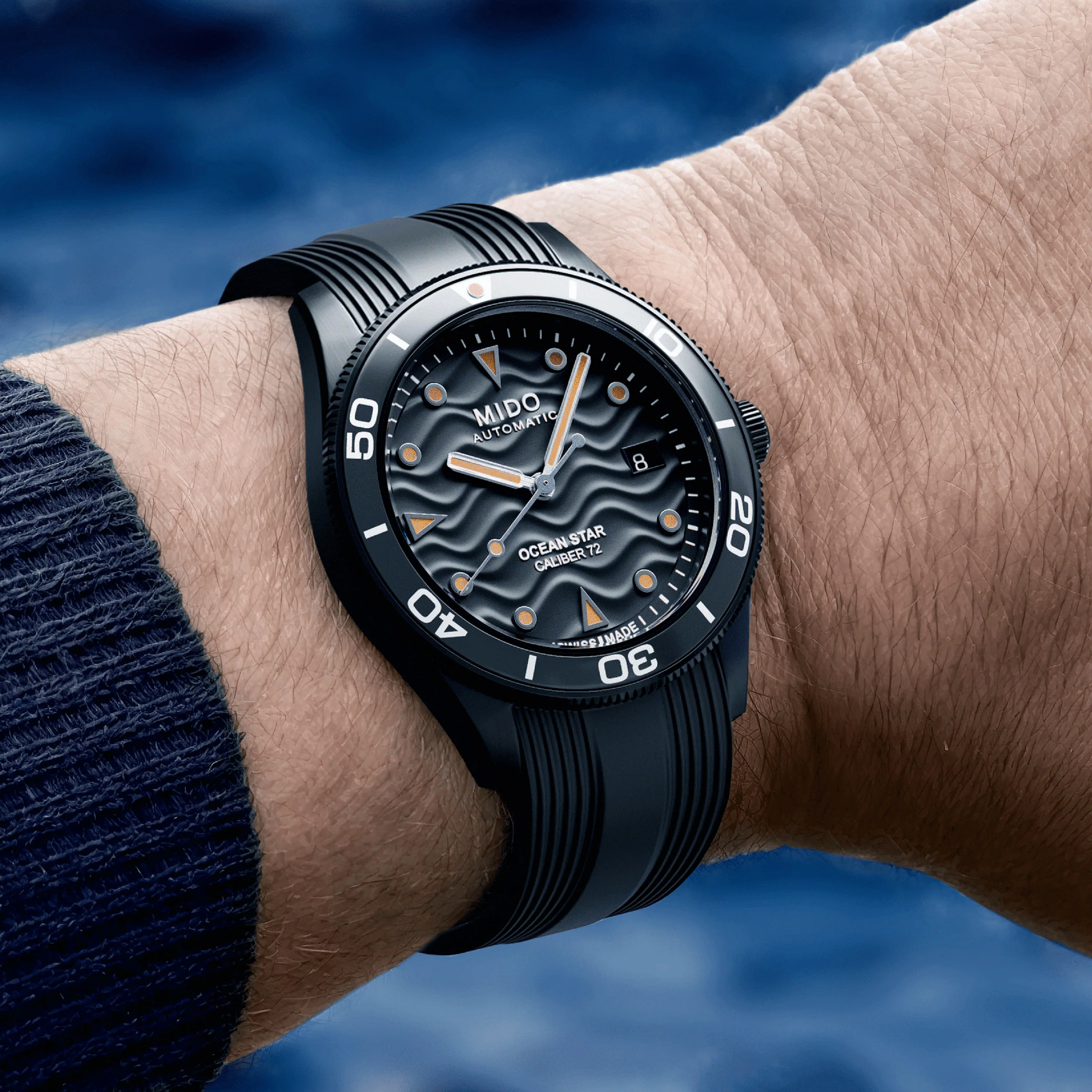 Ocean Star 39 Black / Rubber | Black Dial - Image 3