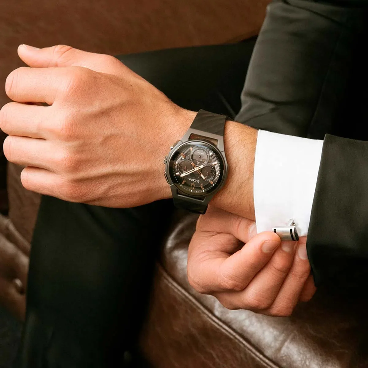 Mens CURV Grey/Rose Gold Dial, Black Rubber - Image 4