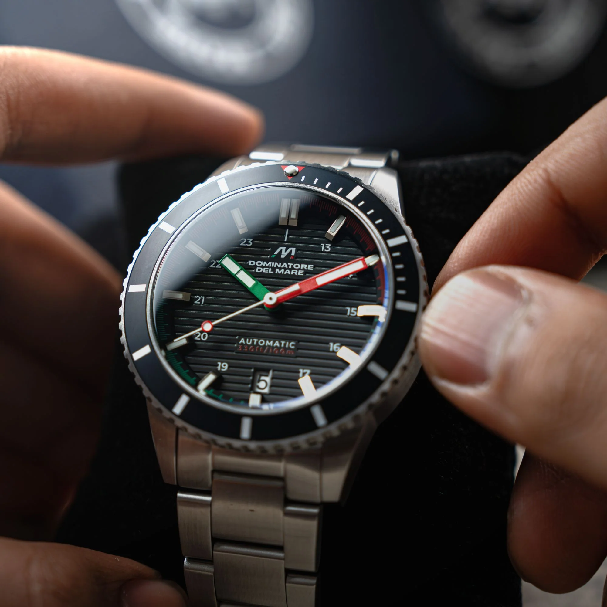 SCILLA AUTOMATIC BLACK / STAINLESS STEEL | Black Dial - Image 2