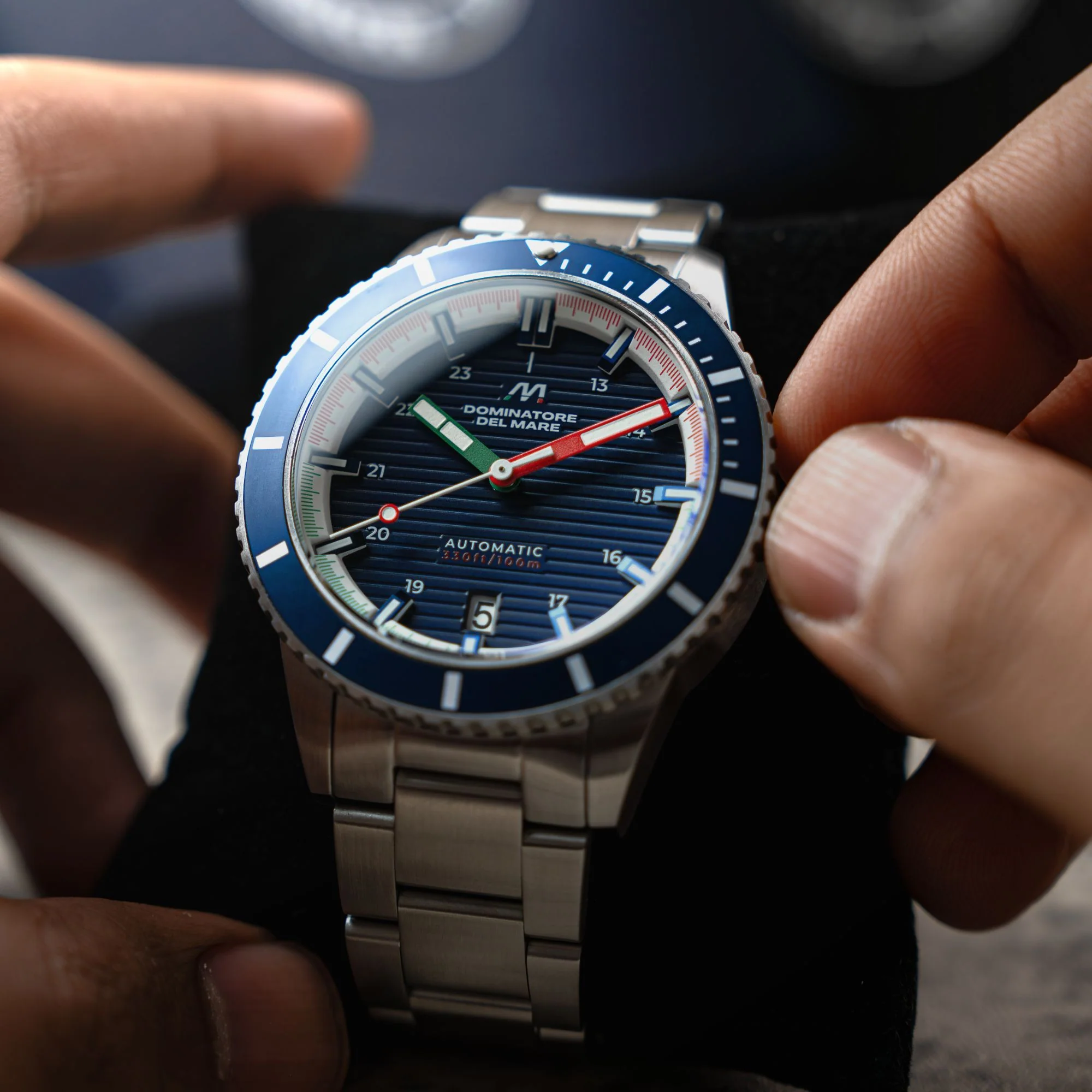SCILLA AUTOMATIC BLUE / STAINLESS STEEL | Blue Dial - Image 2