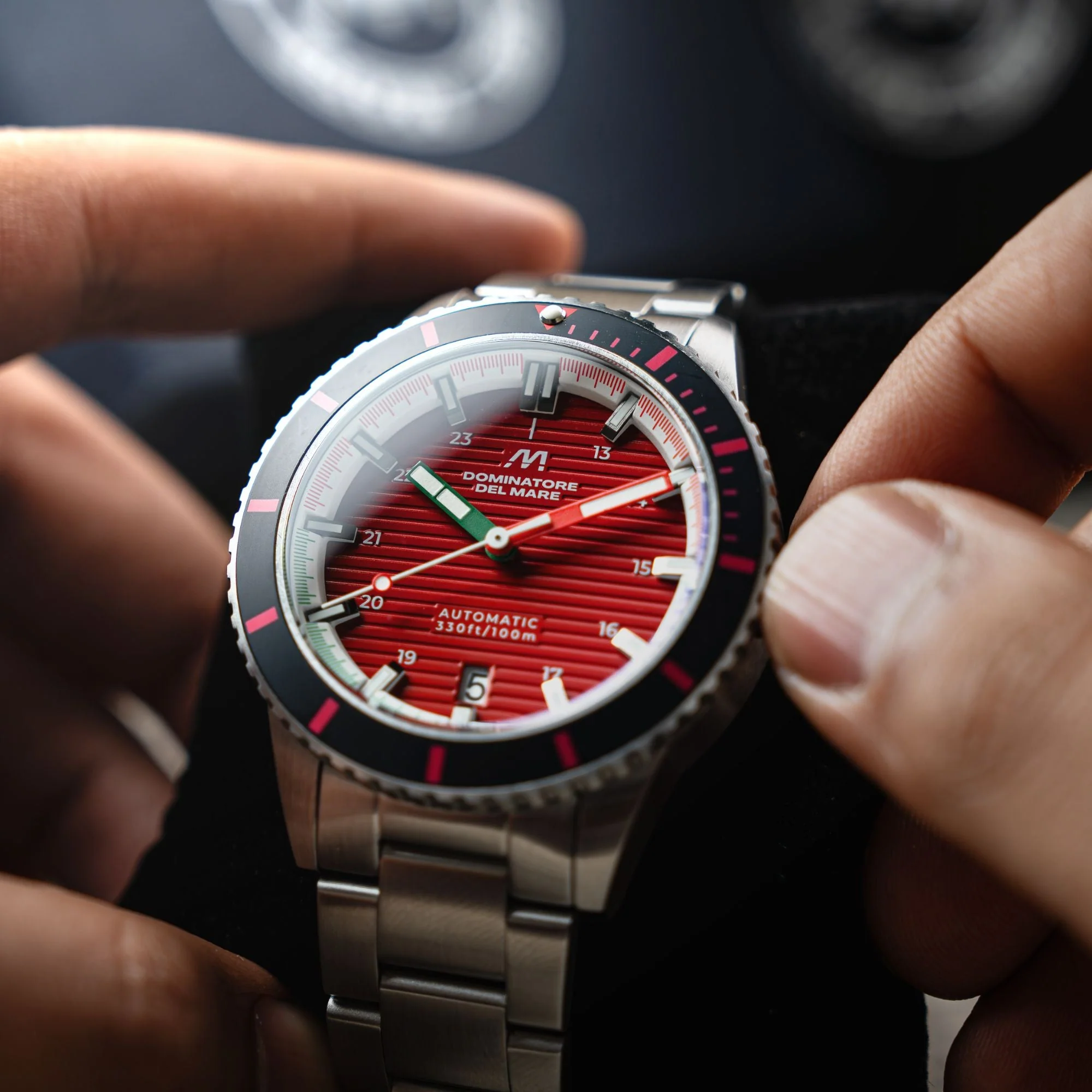 Scilla Automatic RED / STAINLESS STEEL | Red Dial - Image 2