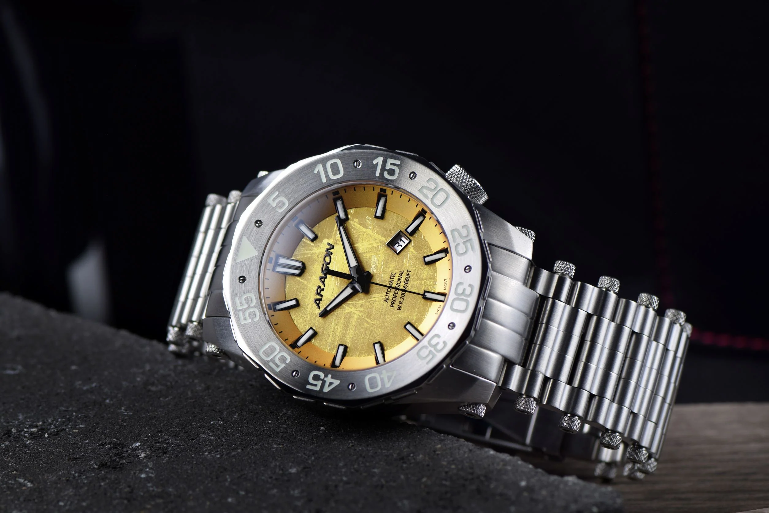 Sea Charger Meteorite LE Gold Color Meteorite Dial | Gold Dial - Image 2