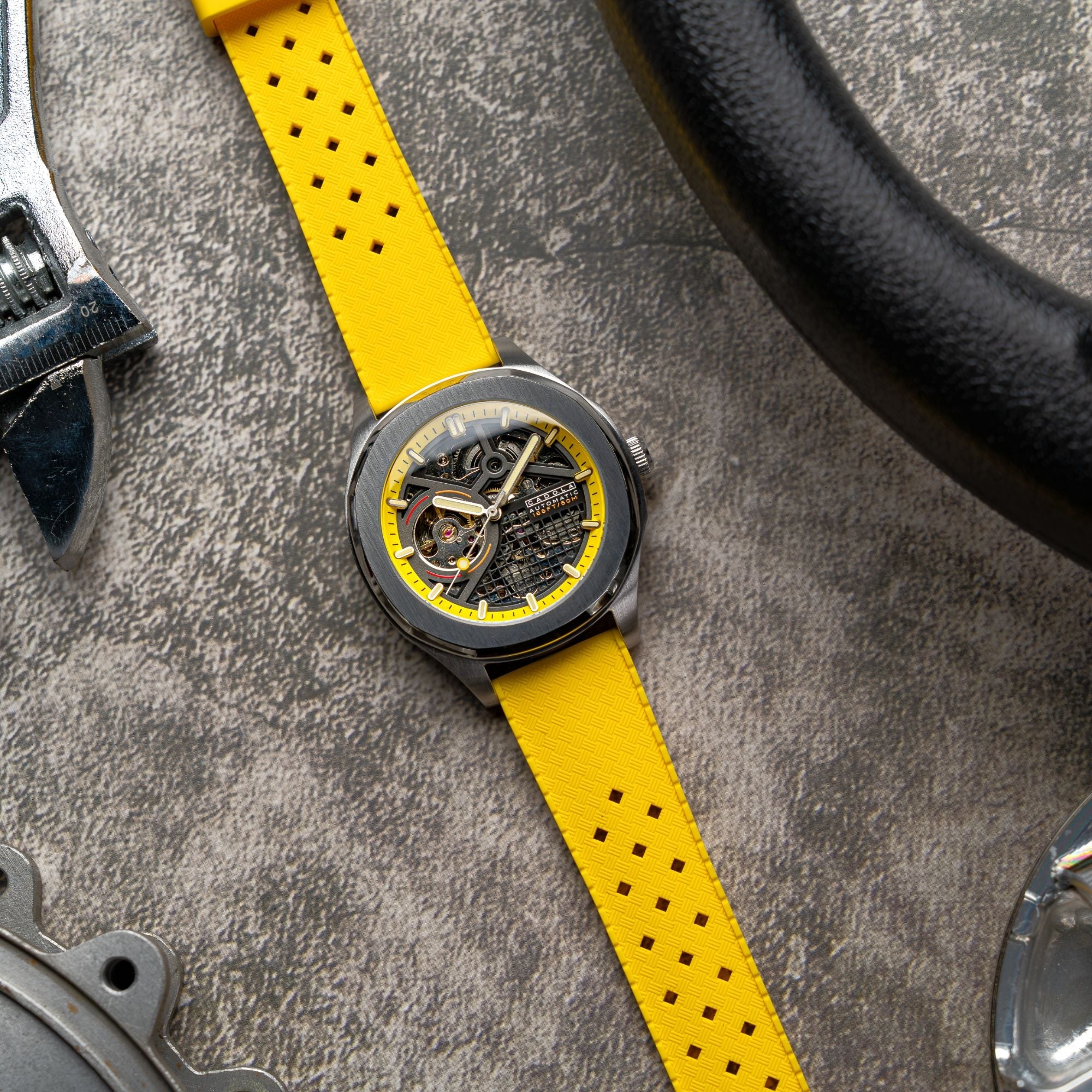 Tail Light Automatic Black / Yellow Silicone | Black Dial - Image 3