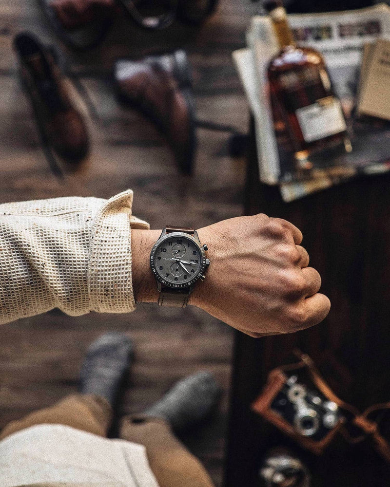 THE ALTITUDE - GUNMETAL/WALNUT | Gunmetal Dial - Image 2