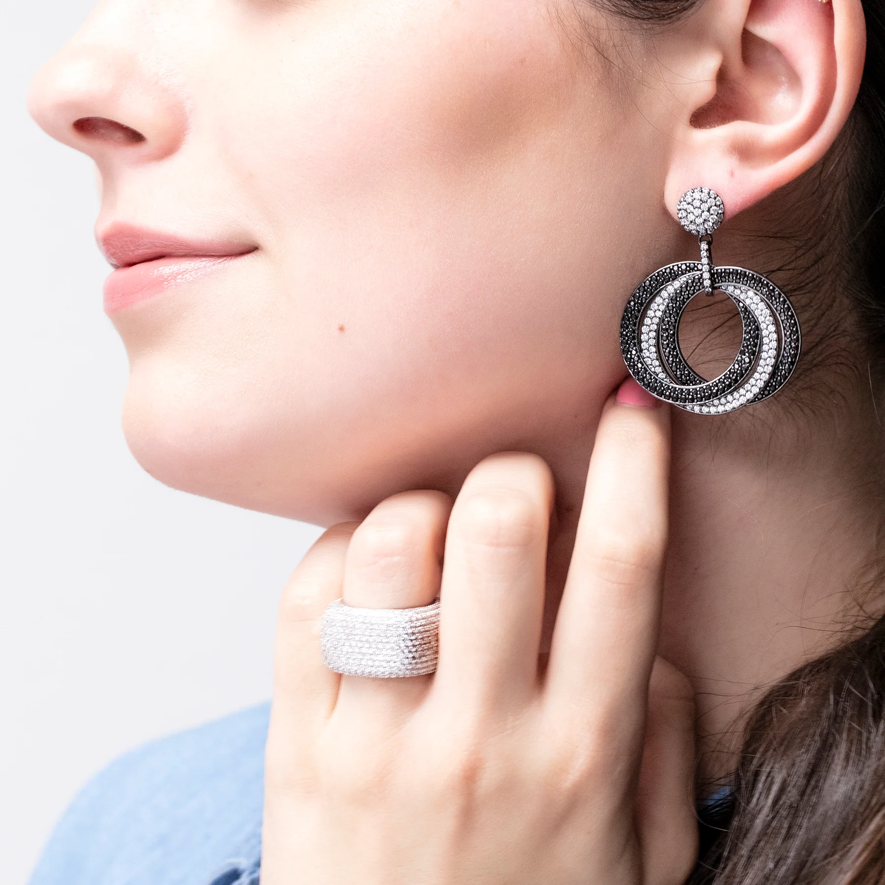 Tokyo Dangle Earrings 18k Black Gold - Image 3