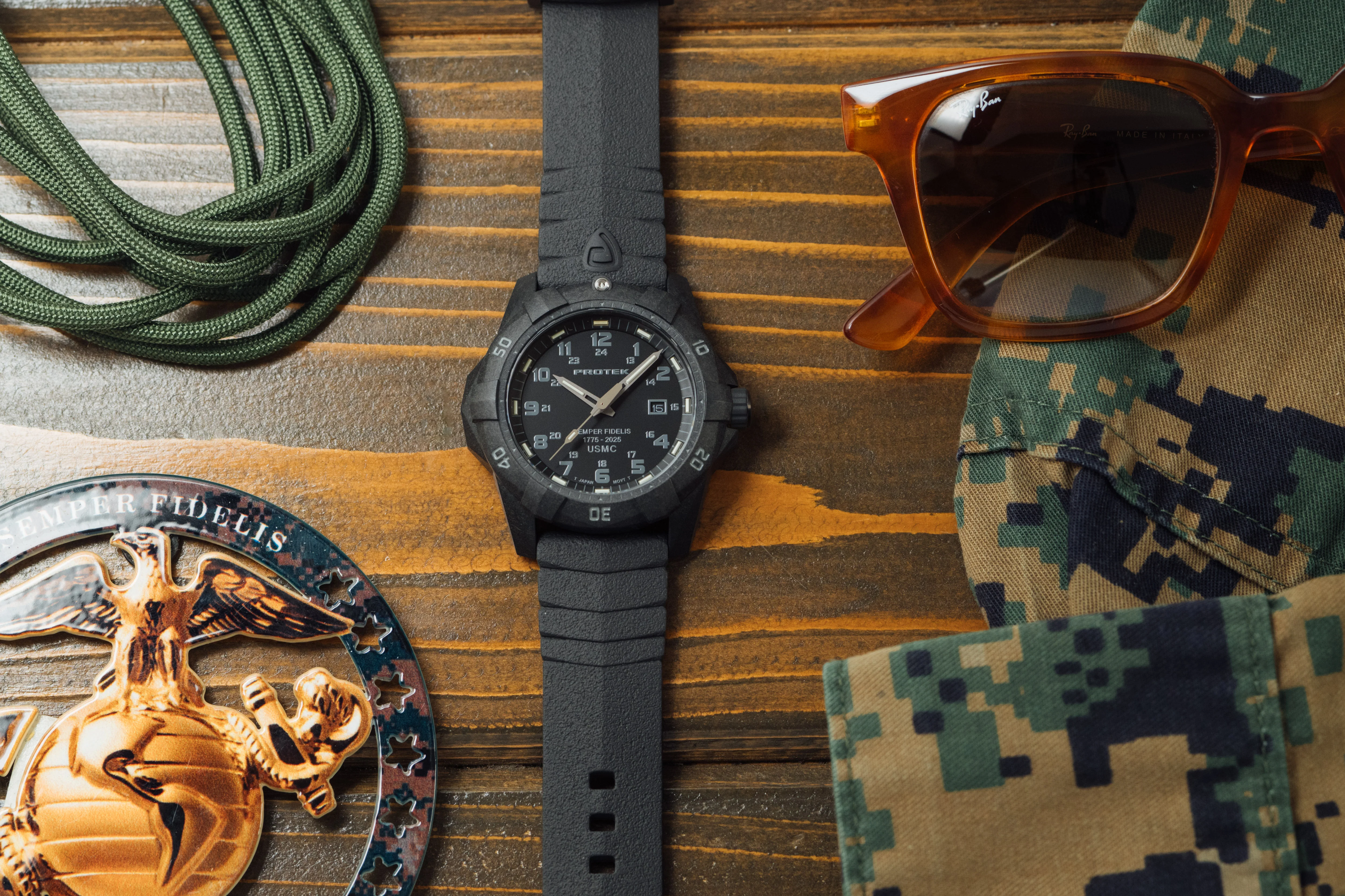 USMC 1010 DIVE SERIES - 250th Anniversary Carbon/Black/Charcoal | Black Dial - Image 3
