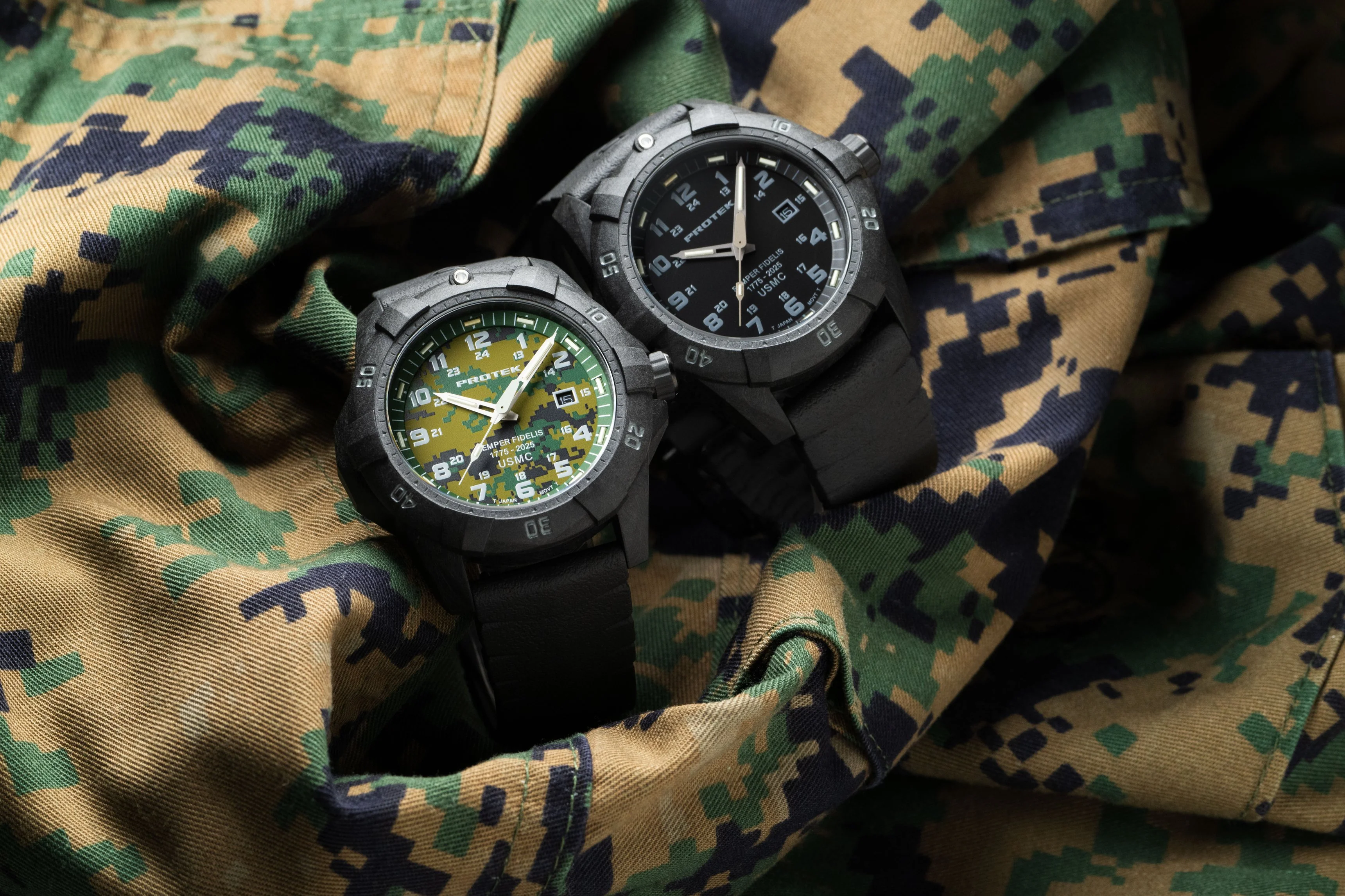 USMC 1010 DIVE SERIES - 250th Anniversary Carbon/Black/Charcoal | Black Dial - Image 4