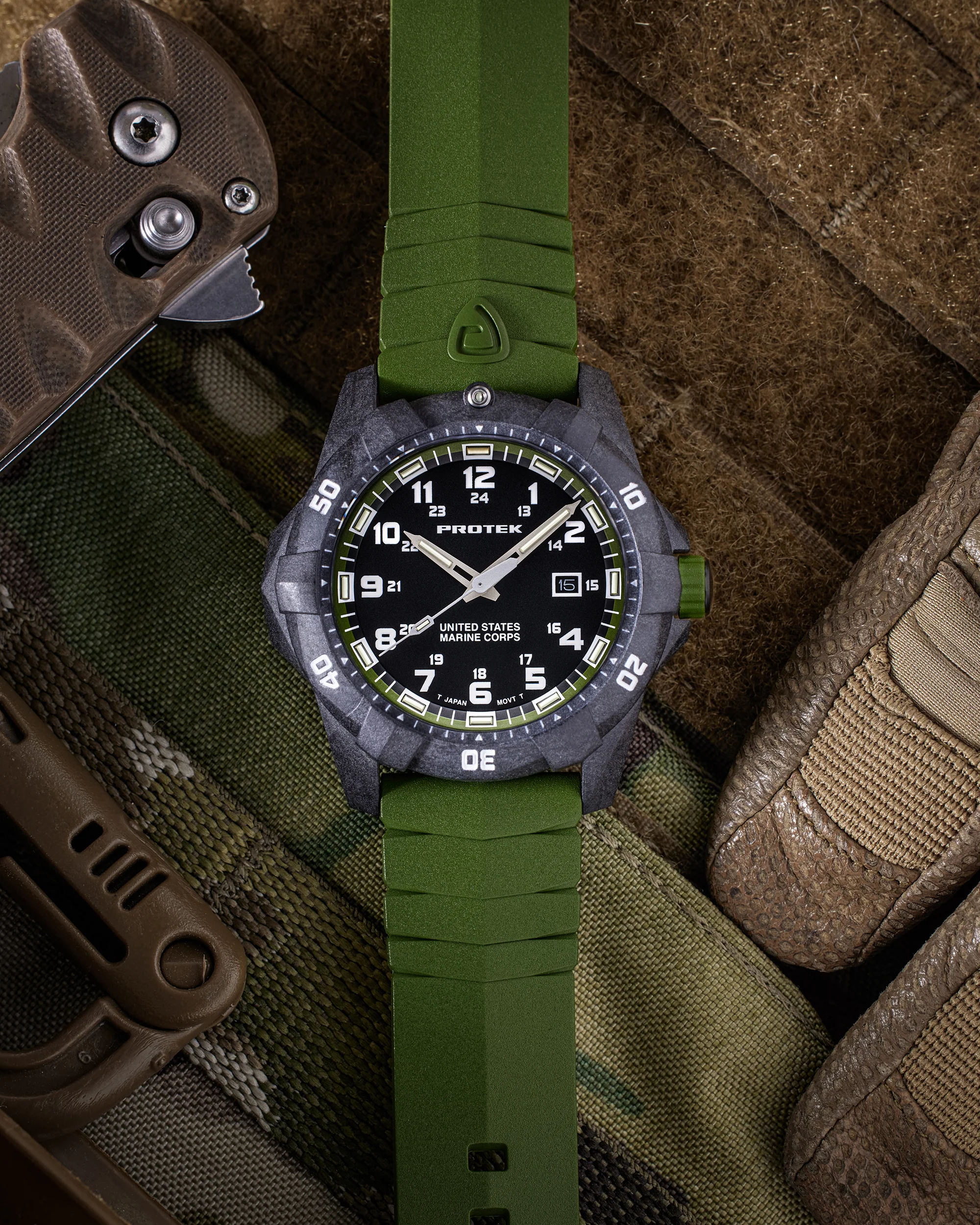 USMC Carbon Dive CARBON CASE/BLACK & GREEN DIAL/GREEN STRAP | Black / Green Dial - Image 6