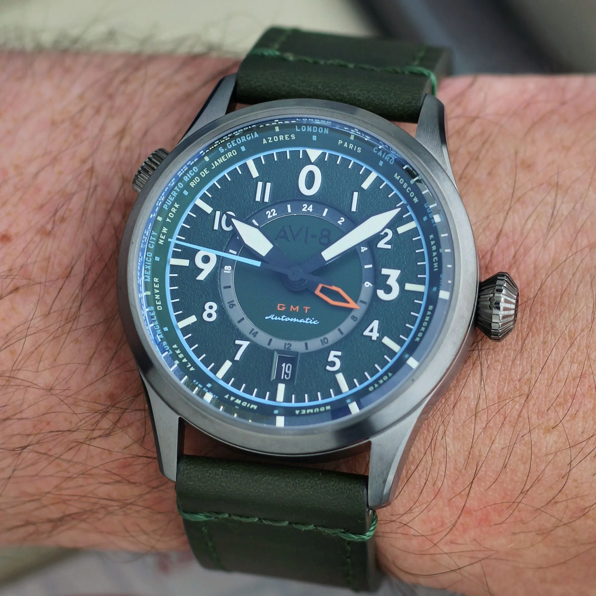 Wingman Worldtimer GMT Automatic Green / Green Leather | Green Dial - Image 2