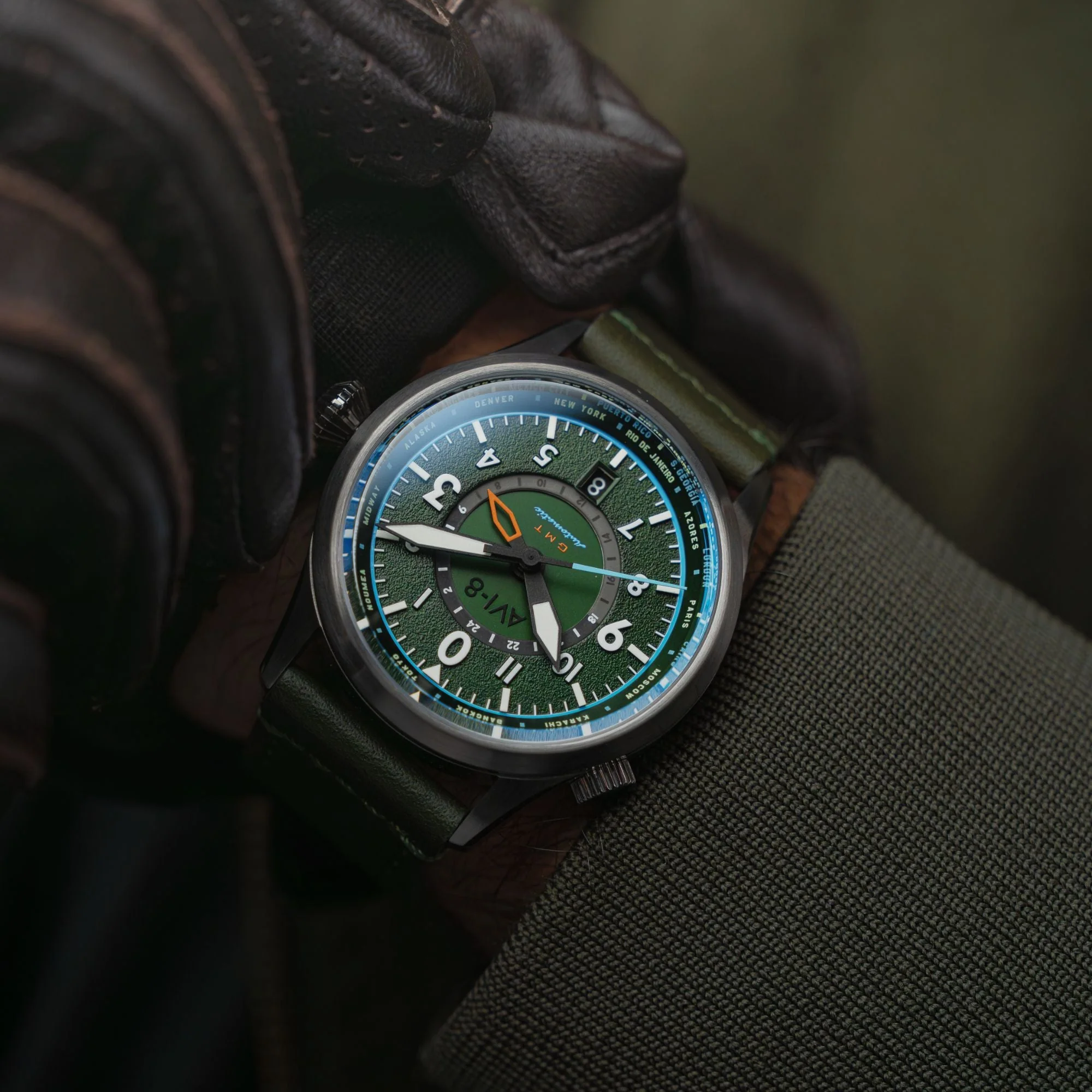 Wingman Worldtimer GMT Automatic Green / Green Leather | Green Dial - Image 3