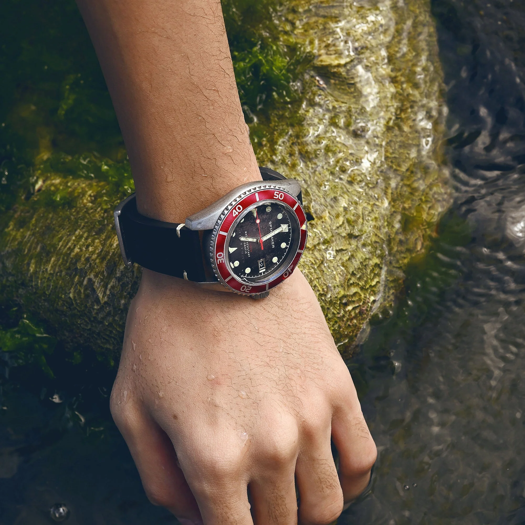 Wreck Red Ring & Gray / Leather | Black Dial - Image 10