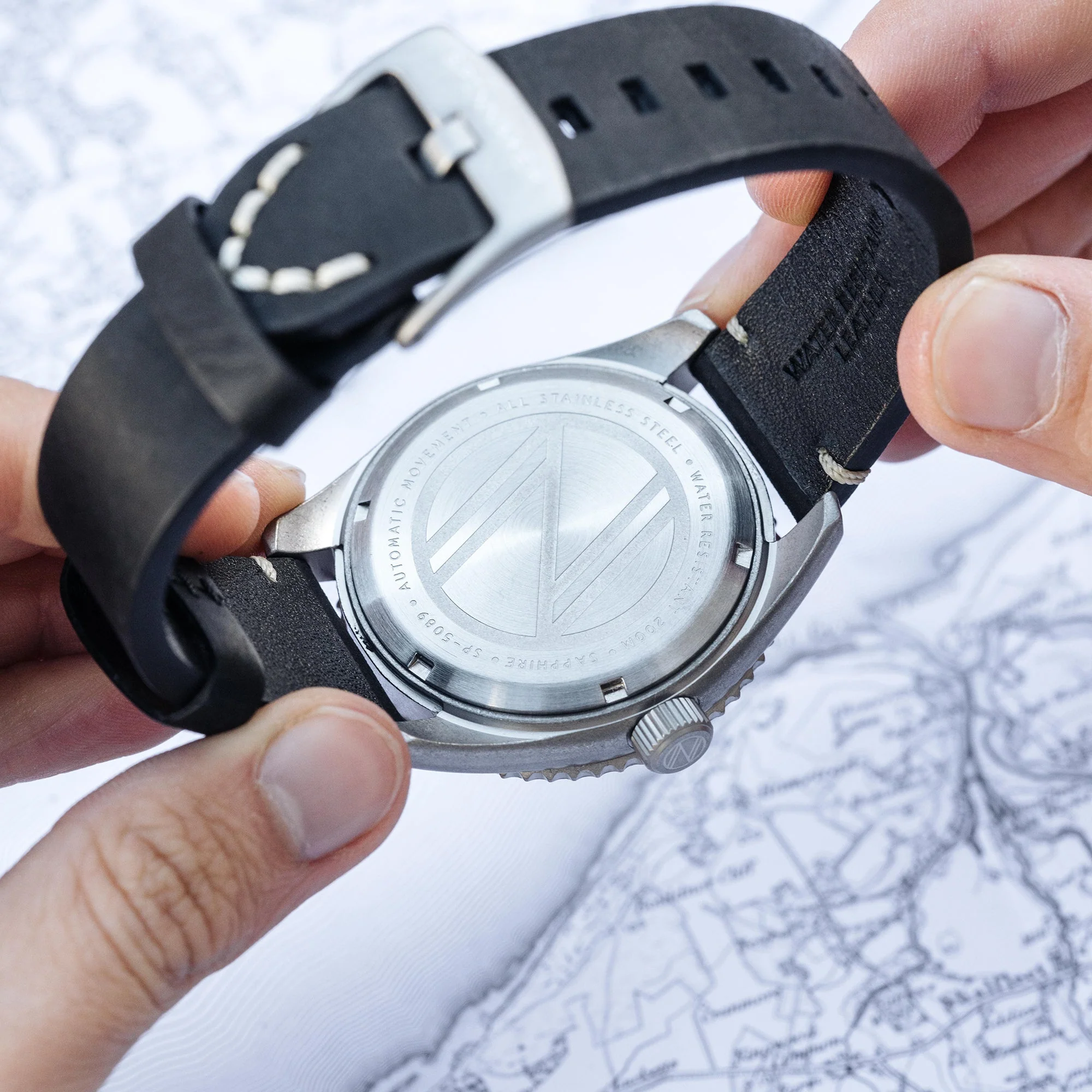 Wreck Red Ring & Gray / Leather | Black Dial - Image 8